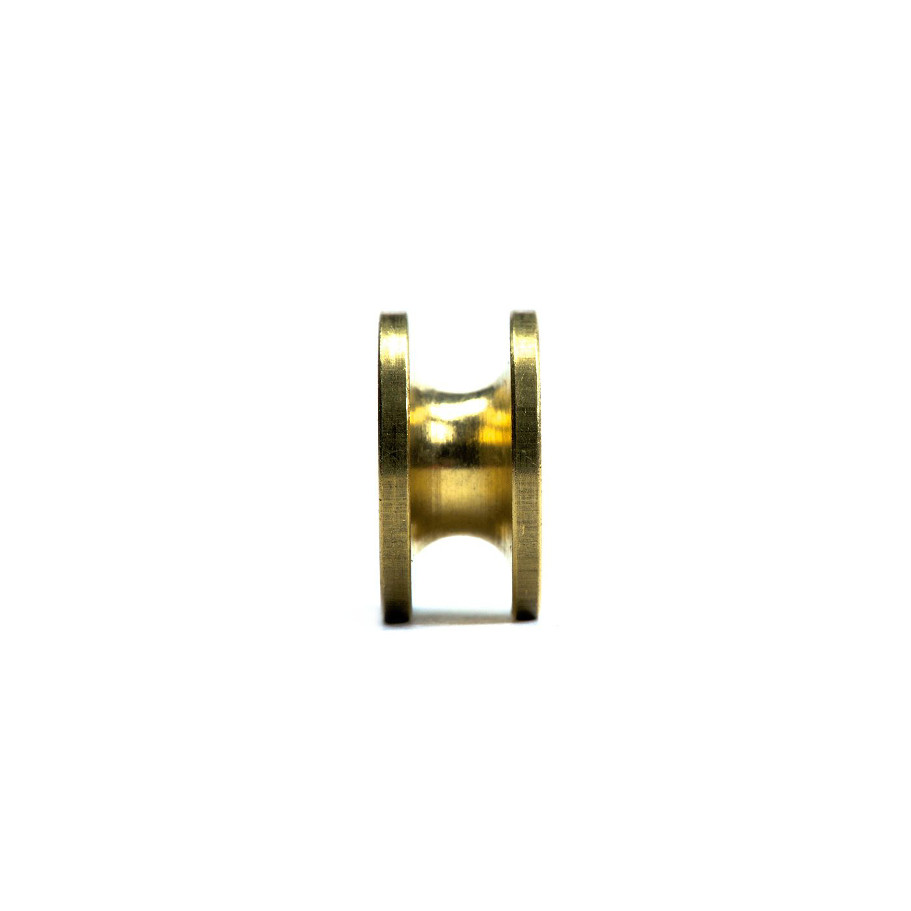 Univerzální průchodka strunové hlavy pro křovinořezy a vyžínače 16 mm x 8,3 mm x 5,0 mm