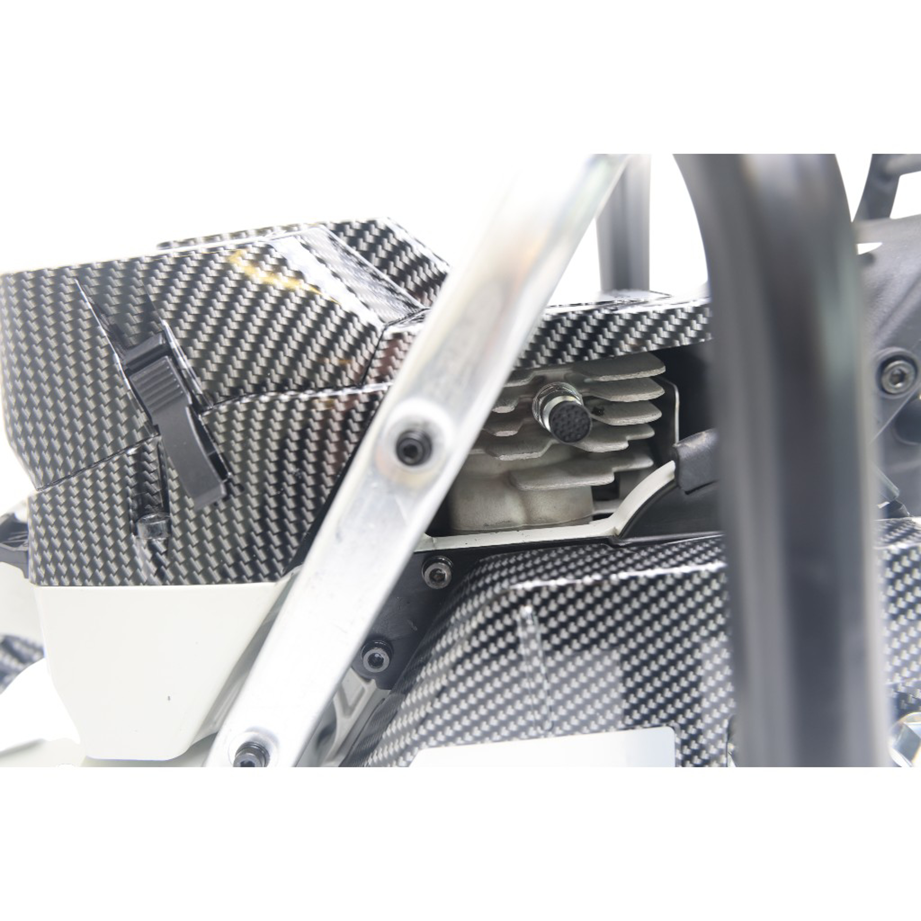 Kompletní profesionální motor pro řetězové pily HSP3720PRO obsah 71 ccm výkon 4,1 kW (5,5 PS)